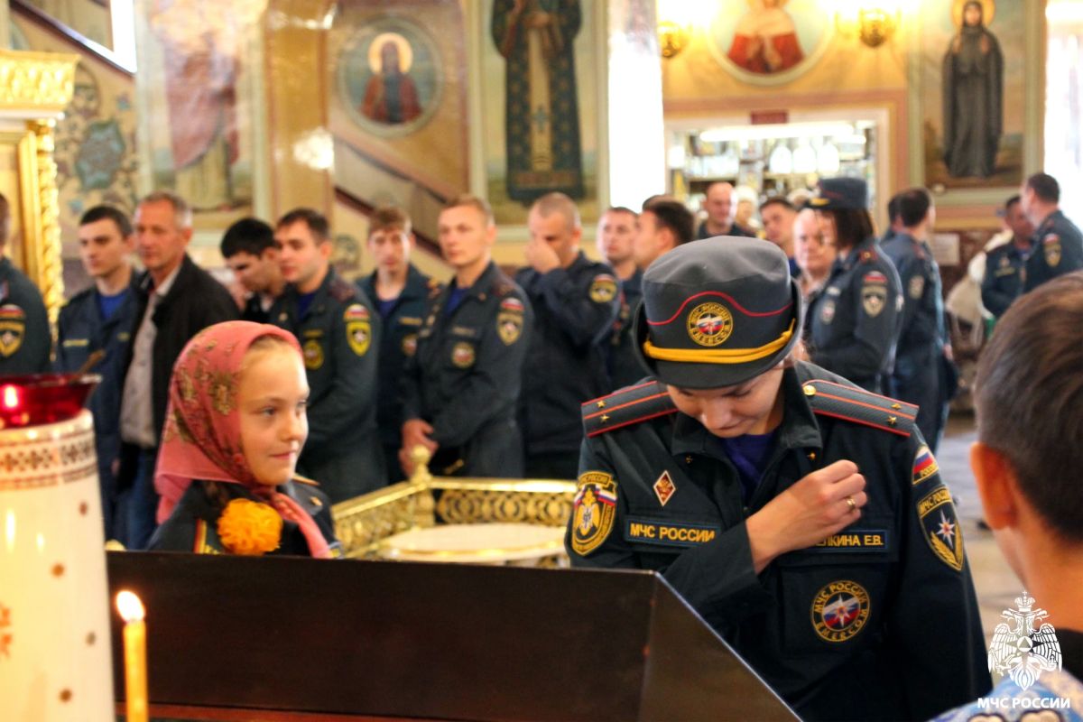 Спасатели Новосибирска посетили молебен в честь своей небесной покровительницы Спасатели Новосибирска посетили молебен в честь своей небесной покровительницы
