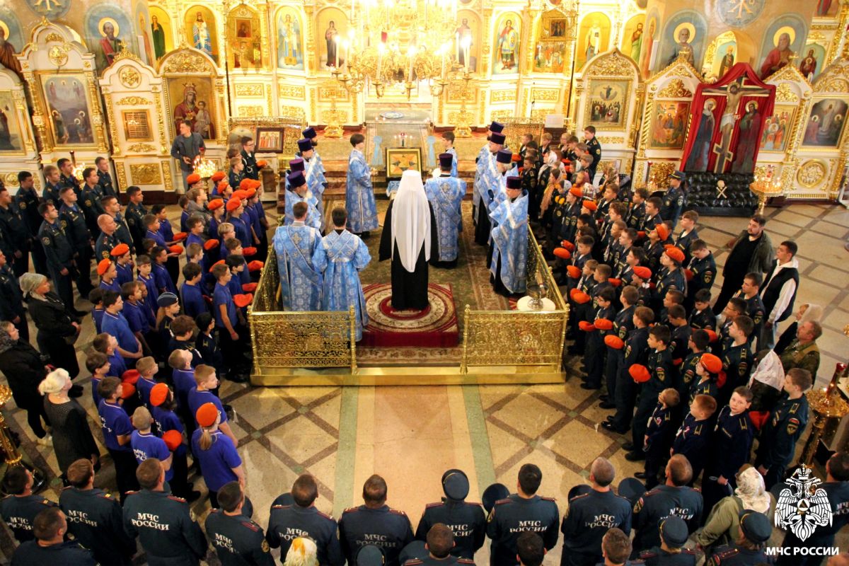 Спасатели Новосибирска посетили молебен в честь своей небесной покровительницы Спасатели Новосибирска посетили молебен в честь своей небесной покровительницы