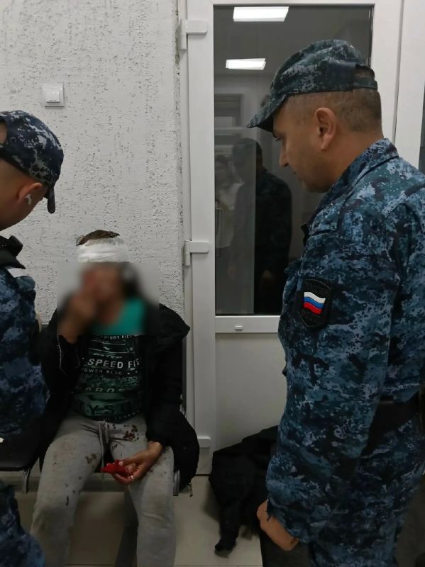 Судебный пристав спас женщину после аварии в центре Новосибирска