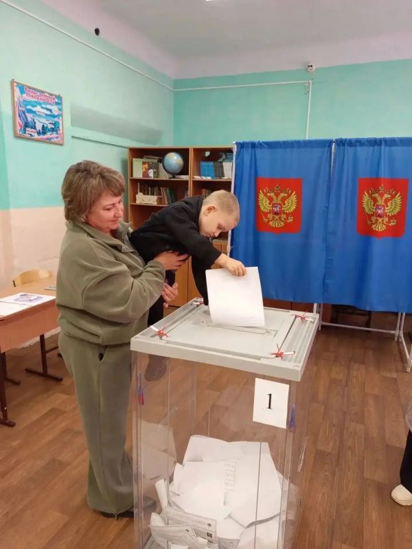 Волшебные выборы. Избирательные участки посетили и самые юные жители региона Волшебные выборы. Избирательные участки посетили и самые юные жители региона