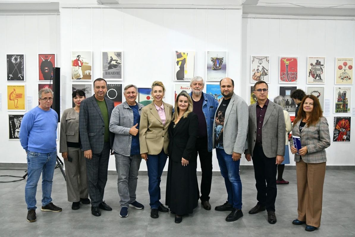 В Художественном музее открылась выставка «Театральный плакат»