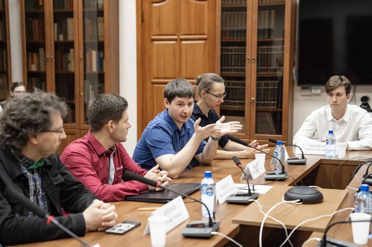 Валерий Фальков оценил результаты работы ученых Института цитологии и генетики Сибирского отделения РАН Валерий Фальков оценил результаты работы ученых Института цитологии и генетики Сибирского отделения РАН