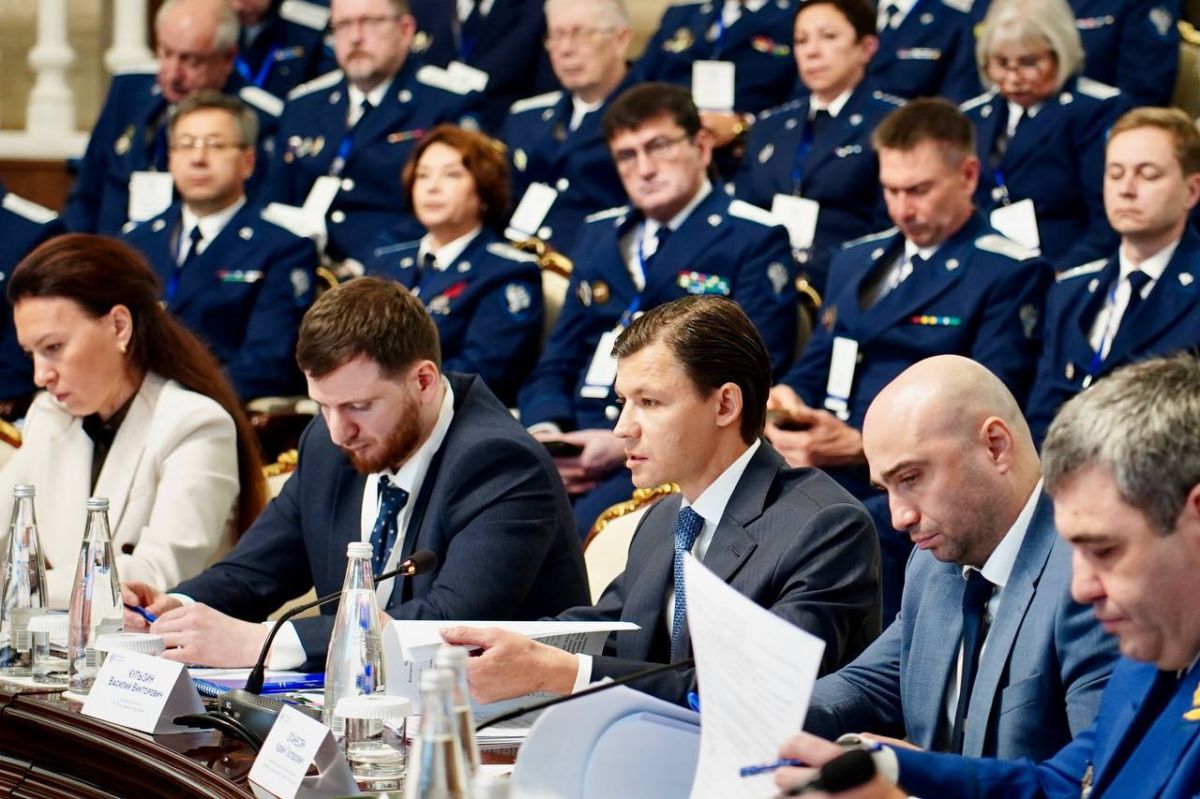 В здании Правительства Новосибирской области состоялось IV выездное расширенное заседание Контрольной комиссии Федерального казначейства под председательством первого заместителя руководителя Казначейства России Эли Исаева В здании Правительства Новосибирской области состоялось IV выездное расширенное заседание Контрольной комиссии Федерального казначейства под председательством первого заместителя руководителя Казначейства России Эли Исаева