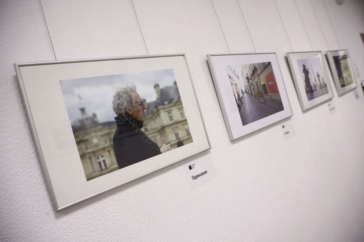 Фотовыставка Сергея Тарасова «Немого о Париже» открылась в Новосибирске Фотовыставка Сергея Тарасова «Немого о Париже» открылась в Новосибирске