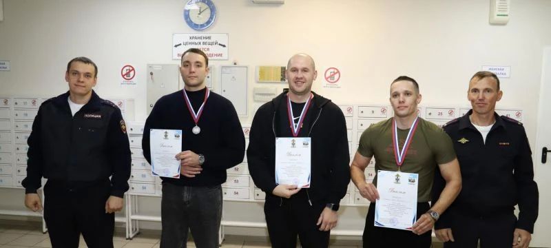 В Новосибирске состоялись соревнования по плаванию среди полицейских В Новосибирске состоялись соревнования по плаванию среди полицейских