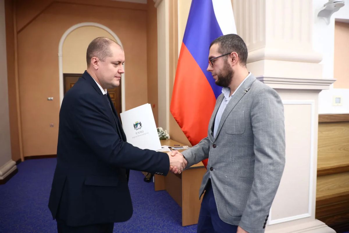 Лучших работников машиностроительных предприятий наградили в Новосибирске Лучших работников машиностроительных предприятий наградили в Новосибирске