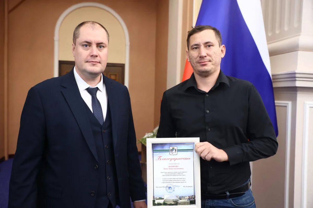 Лучших работников машиностроительных предприятий наградили в Новосибирске Лучших работников машиностроительных предприятий наградили в Новосибирске
