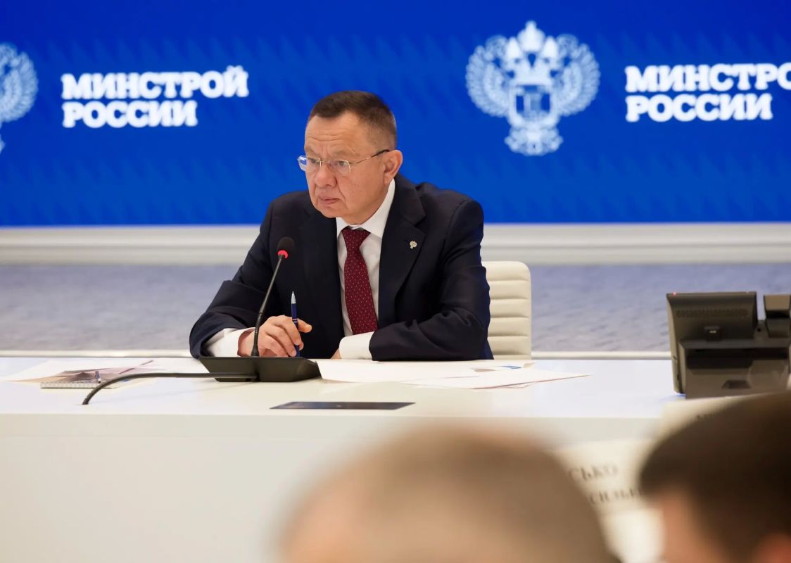 В Минстрое России прошло еженедельное оперативное совещание под председательством Министра строительства и ЖКХ РФ Ирека Файзуллина В Минстрое России прошло еженедельное оперативное совещание под председательством Министра строительства и ЖКХ РФ Ирека Файзуллина