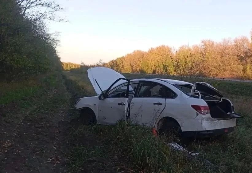 В Новосибирской области Nissan улетел в кювет, водитель погиб