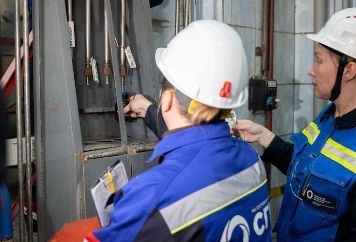 В Новосибирске энергетики обследуют теплосети на плотность