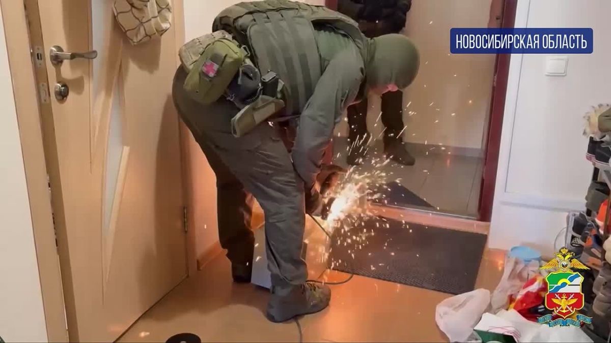 МВД Медиа сообщает:. Транспортная полиция пресекла деятельность мастерской по незаконной переделке оружия в Новосибирской области Сотрудники линейного отдела МВД России на станции Новосибирск совместно с УТ МВД России по...