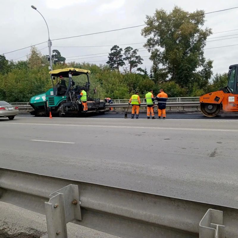 На эстакаде по ул. Кирова заменено асфальтобетонное покрытие На эстакаде по ул. Кирова заменено асфальтобетонное покрытие