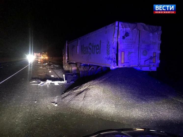 Автобус протаранил грузовик Автобус протаранил грузовик