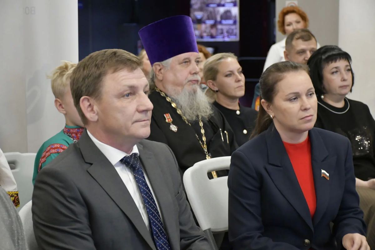 В НОВОСИБИРСКОЙ ОБЛАСТИ СТАРТОВАЛ ФЕСТИВАЛЬ «ОДАРЁННЫЕ СЕРДЦА» В НОВОСИБИРСКОЙ ОБЛАСТИ СТАРТОВАЛ ФЕСТИВАЛЬ «ОДАРЁННЫЕ СЕРДЦА»