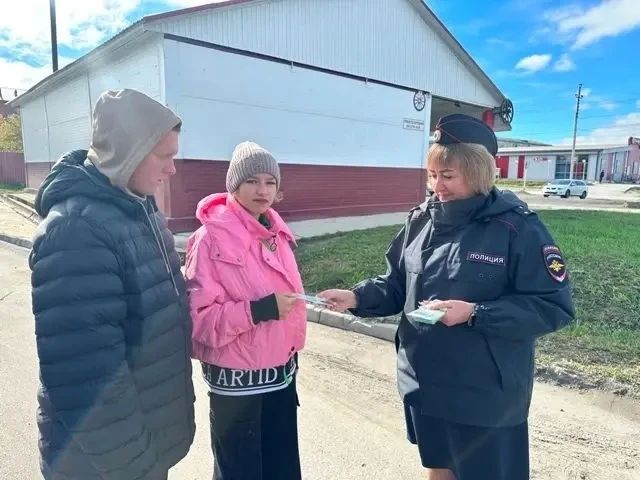 В Новосибирской области полицейские приняли участие в акции «Засветись, стань заметным на дороге!» В Новосибирской области полицейские приняли участие в акции «Засветись, стань заметным на дороге!»