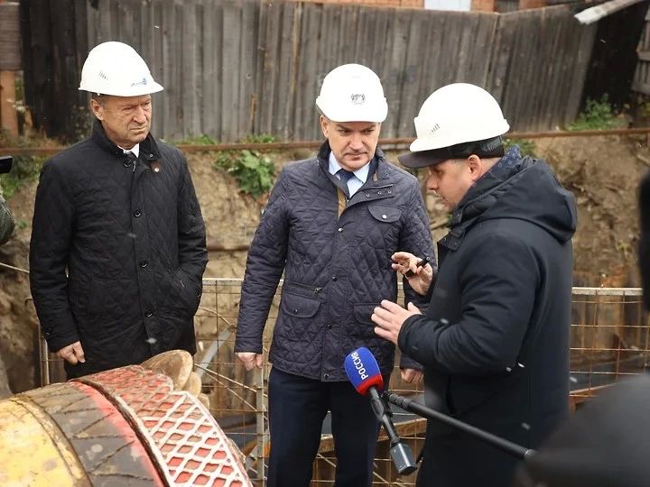В Новосибирске приступили к строительству канализационного коллектора, который обеспечит стабильное водоотведение имеющейся и перспективной застройки Ключ-Камышенского плато и территорий около ТЭЦ-5