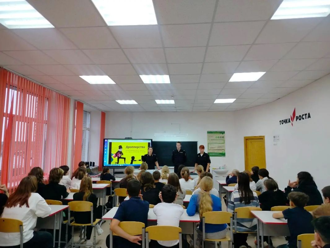 Сотрудники полиции провели профилактическое мероприятие в школе Мошковского района