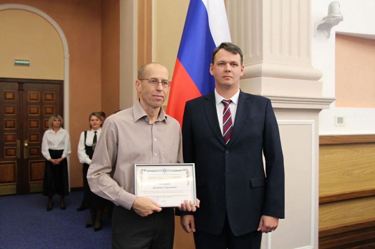 Заместитель министра поздравил городских дорожников с профессиональным праздником Заместитель министра поздравил городских дорожников с профессиональным праздником