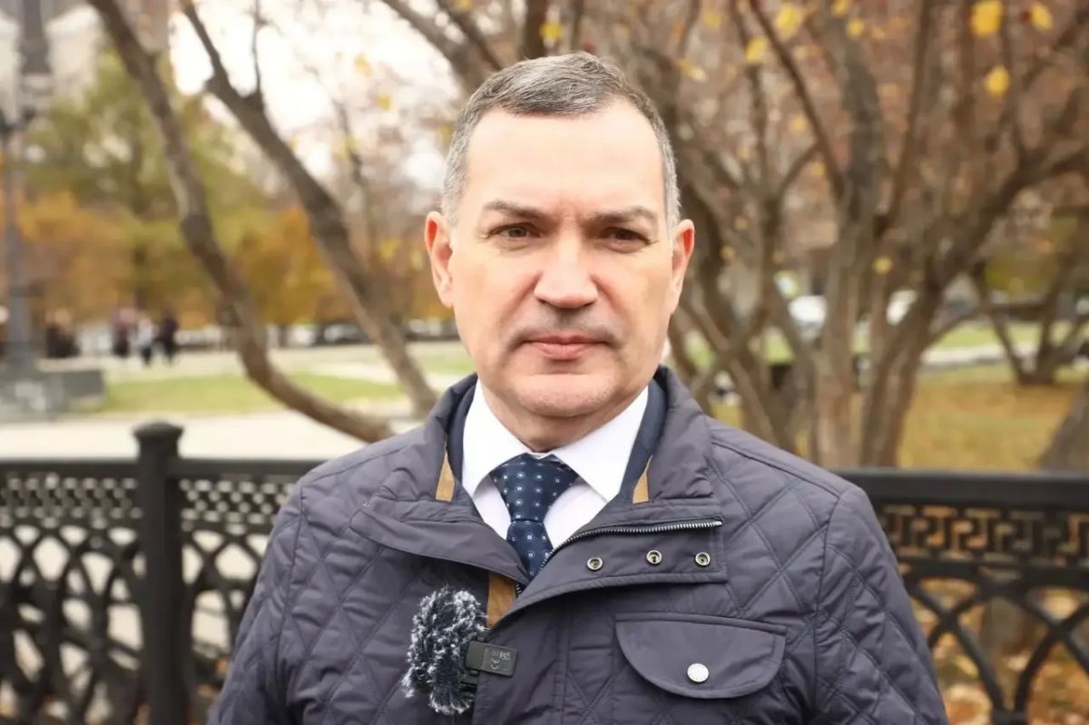 Максим Кудрявцев: Завершена реконструкция ограждения Театрального сквера Максим Кудрявцев: Завершена реконструкция ограждения Театрального сквера