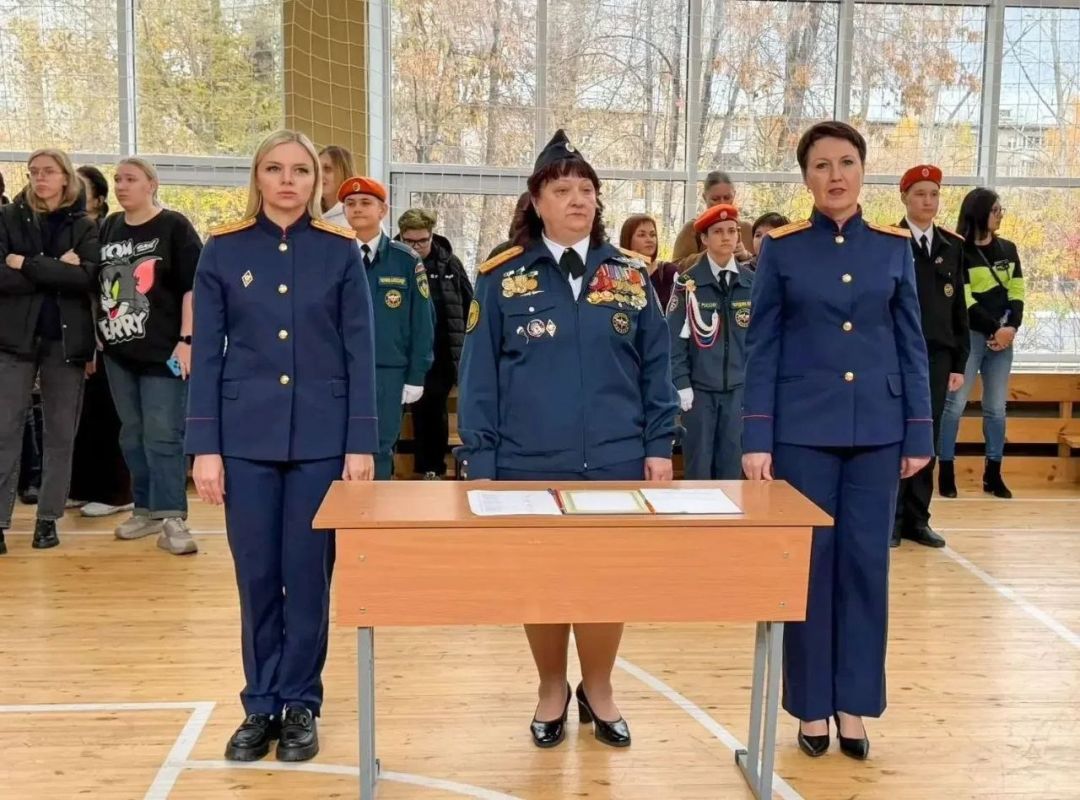 Сотрудники следственного управления приняли участие в торжественном мероприятии, посвященном принятию присяги кадетами СОШ №7 Сотрудники следственного управления приняли участие в торжественном мероприятии, посвященном принятию присяги кадетами СОШ №7