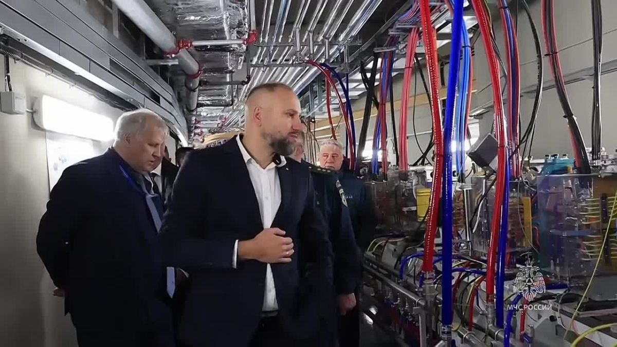 Александр Куренков ознакомился с работой центра коллективного пользования «СКИФ»