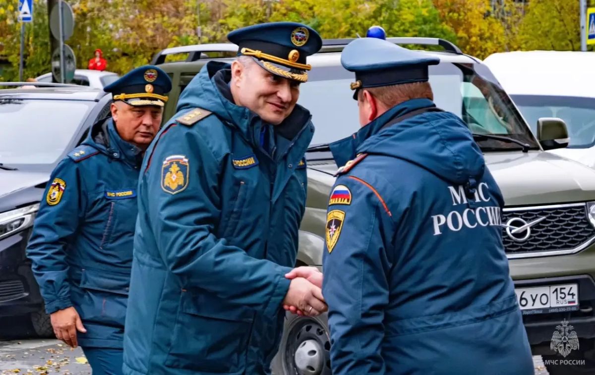 Александр Куренков проинспектировал условия несения службы в подразделениях МЧС России в Новосибирской области Александр Куренков проинспектировал условия несения службы в подразделениях МЧС России в Новосибирской области