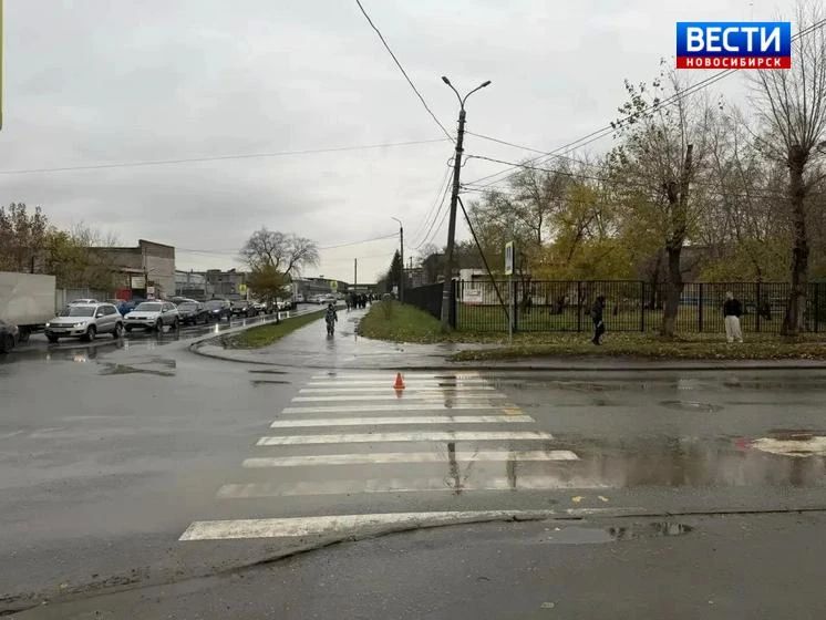 Два ДТП с пешеходами. В Ленинском районе Новосибирска на улице Котовского водитель за рулём Toyota Opa ехал по улице Ватутина и сбил пешехода, который переходил дорогу в неположенном месте Два ДТП с пешеходами. В Ленинском районе Новосибирска на улице Котовского водитель за рулём Toyota Opa ехал по улице Ватутина и сбил пешехода, который переходил дорогу в неположенном месте