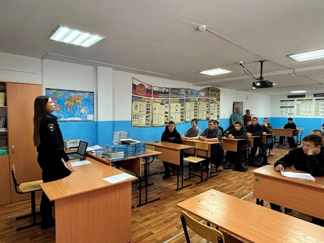 Соблюдение Правил - залог безопасности: В стенах Маслянинского аграрного колледжа состоялось важное мероприятие для студентов "Краш-курс" Соблюдение Правил - залог безопасности: В стенах Маслянинского аграрного колледжа состоялось важное мероприятие для студентов "Краш-курс"