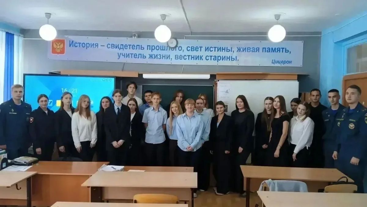 В Новосибирской области сотрудники Госавтоинспекции провели профилактические «крашкурсы» по безопасности дорожного движения под общей темой «У каждой дороги своя история» В Новосибирской области сотрудники Госавтоинспекции провели профилактические «крашкурсы» по безопасности дорожного движения под общей темой «У каждой дороги своя история»