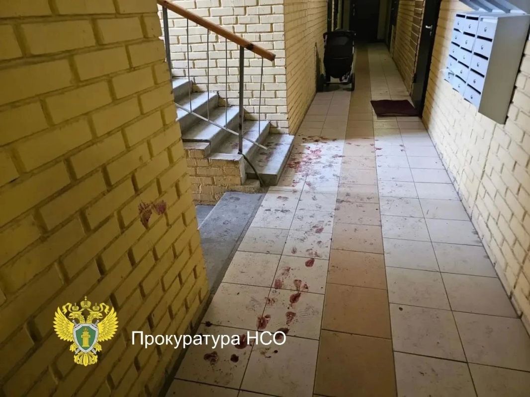 Появились фотографии квартиры в Оби, где прогремел взрыв и пострадали два человека Появились фотографии квартиры в Оби, где прогремел взрыв и пострадали два человека
