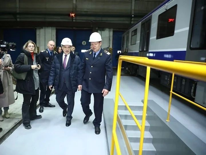 В метрополитене Новосибирска запущен колесотокарный станок для восстановления профиля и обточки колес метропоездов «Ермак»