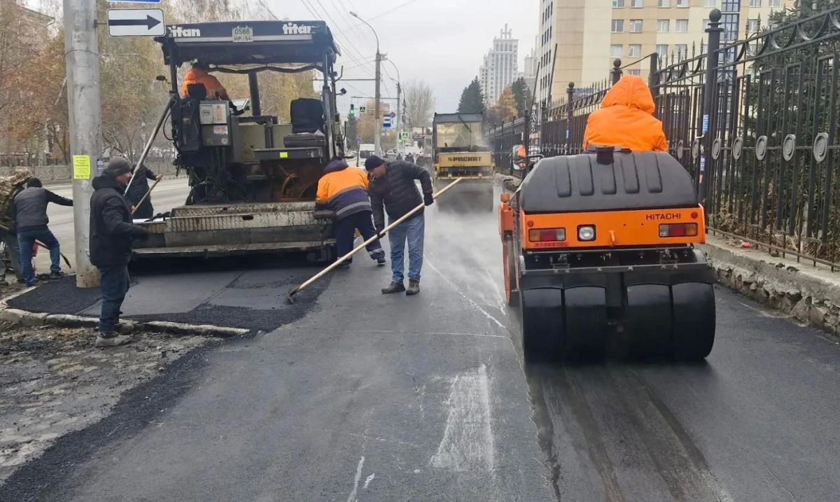 Заасфальтирован транспортно-пересадочный узел Заасфальтирован транспортно-пересадочный узел