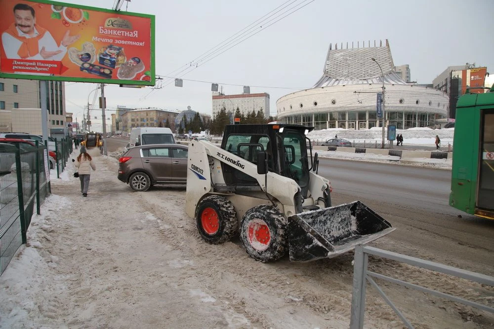 50 тракторов для тротуаров планируют закупить для Новосибирска