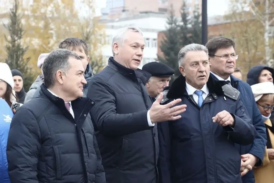 Максим Кудрявцев: Вместе с губернатором Новосибирской области Андреем Травниковым и председателем Законодательного собрания Андреем Шимкивом открыли для посещения вторую очередь парка имени Ю. Ф. Бугакова Максим Кудрявцев: Вместе с губернатором Новосибирской области Андреем Травниковым и председателем Законодательного собрания Андреем Шимкивом открыли для посещения вторую очередь парка имени Ю. Ф. Бугакова