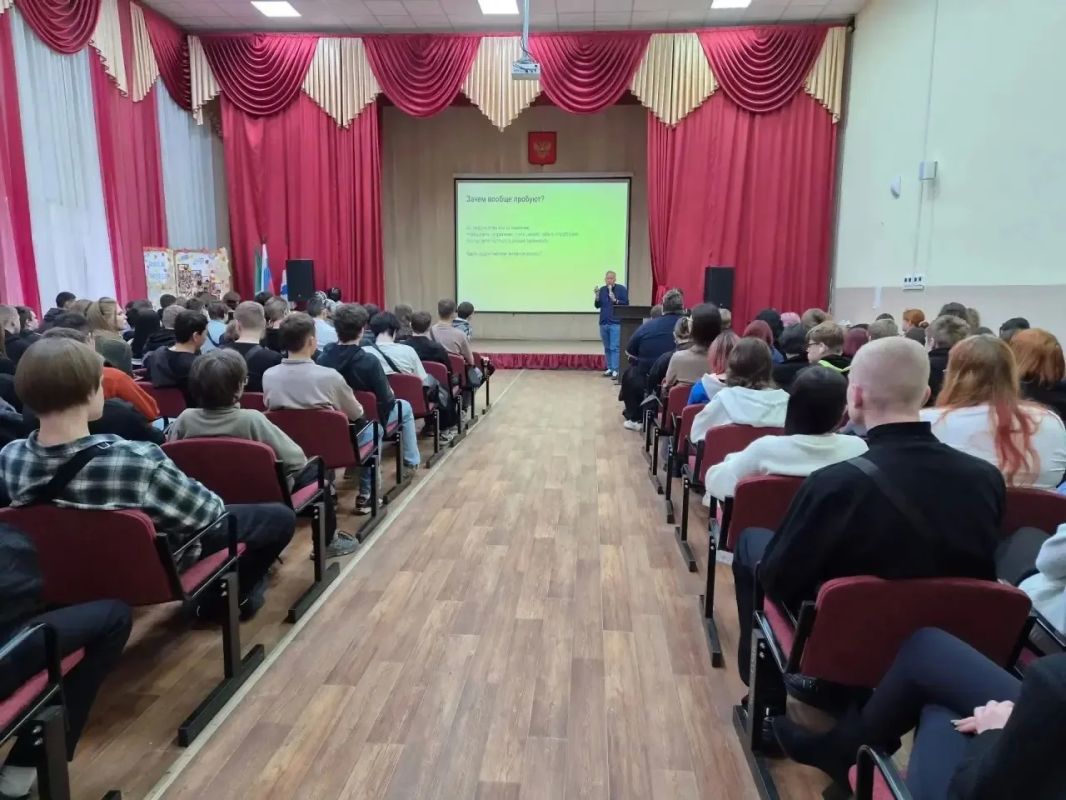 В Новосибрской области полицейские провели комплекс профилактических мероприятий антинаркотического характера в учебных учреждениях Новосибирской области В Новосибрской области полицейские провели комплекс профилактических мероприятий антинаркотического характера в учебных учреждениях Новосибирской области
