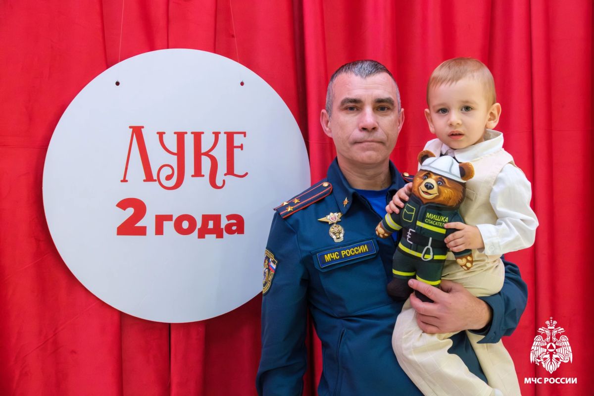 Два года назад случилось настоящее чудо: 29 октября 2024 года огнеборцы спасли из пожара в многоэтажке на улице Есенина сразу шесть человек Два года назад случилось настоящее чудо: 29 октября 2024 года огнеборцы спасли из пожара в многоэтажке на улице Есенина сразу шесть человек
